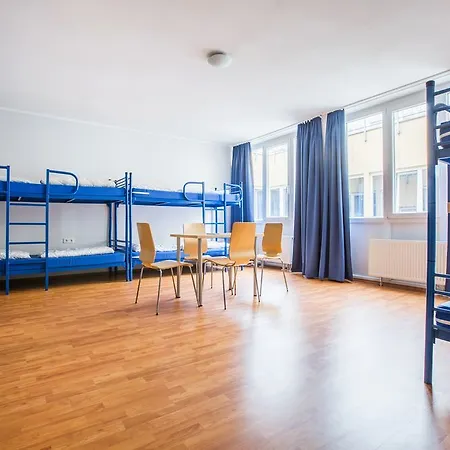Hotel A&o Hauptbahnhof 2*